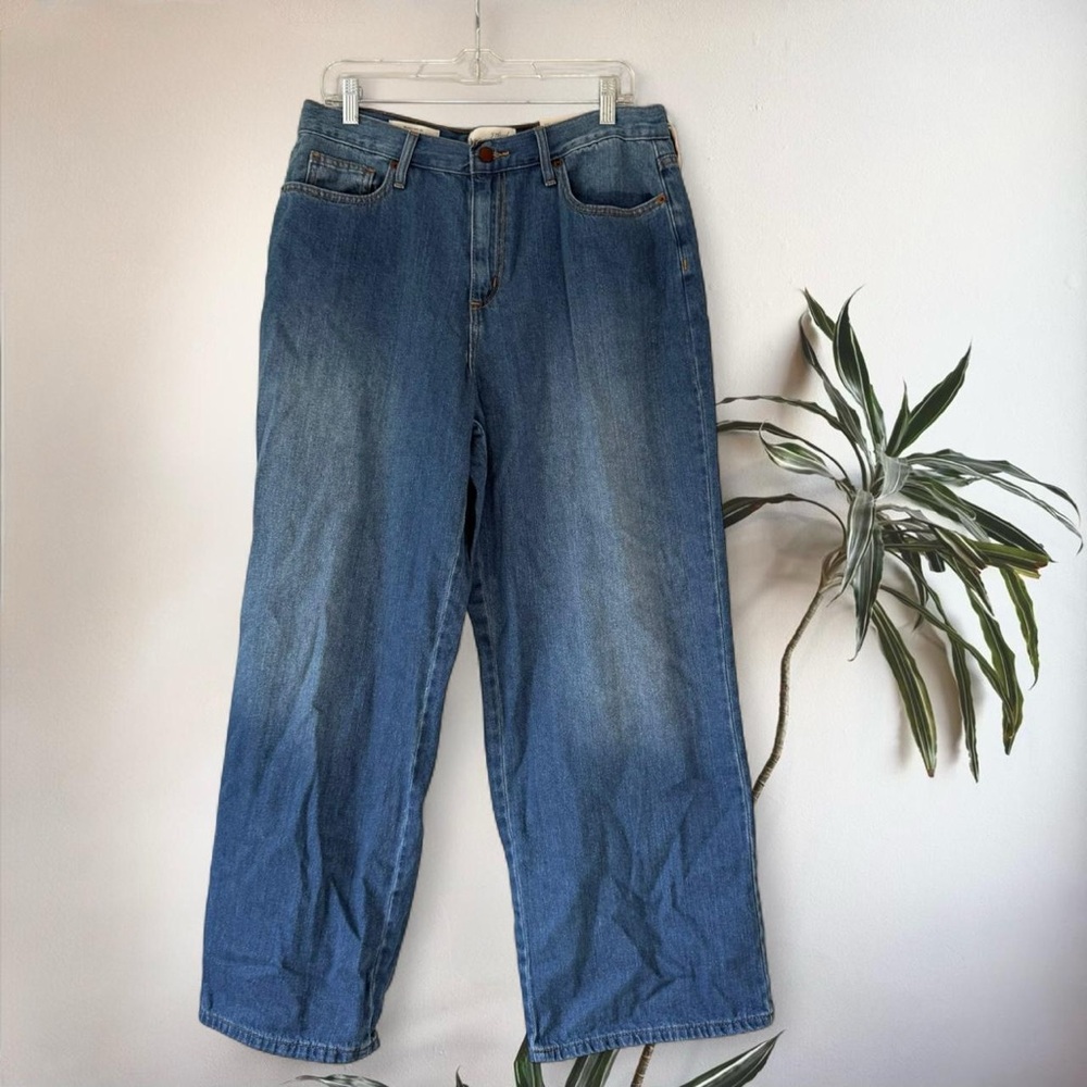 NWT High Rise Wide Leg Jeans